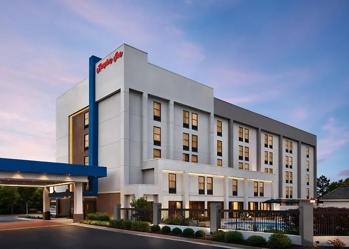 Hotel with pool: Hampton Inn Charlotte/Matthews